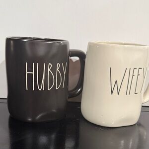 Black and Cream Hubby & Wifey Mug Set